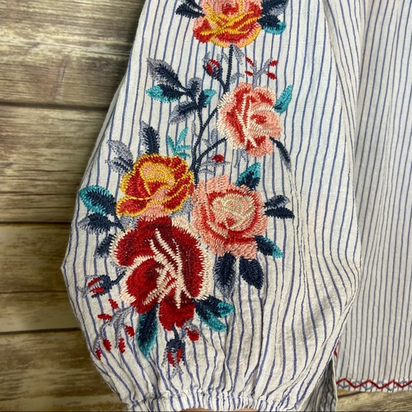 Johnny Was Workshop Nadia Embroidered White Peasant Blouse Medium NWOT - Picture 8 of 16